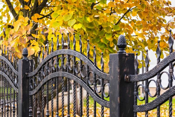 Custom Fence Installation Service